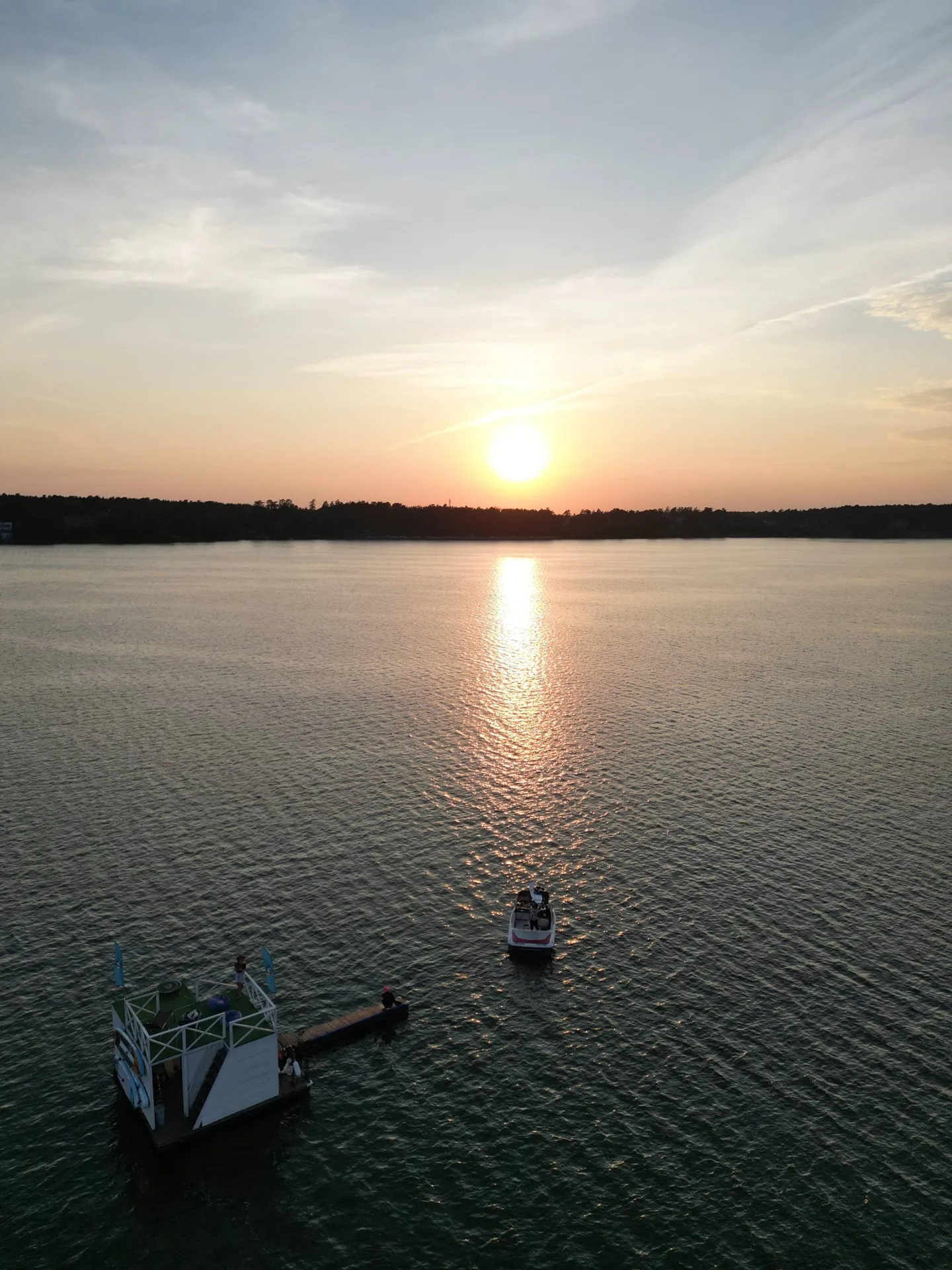 Солнечная дорожка на воде